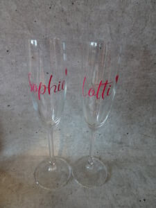 Sektglas personalisiert mit Vinylfolie